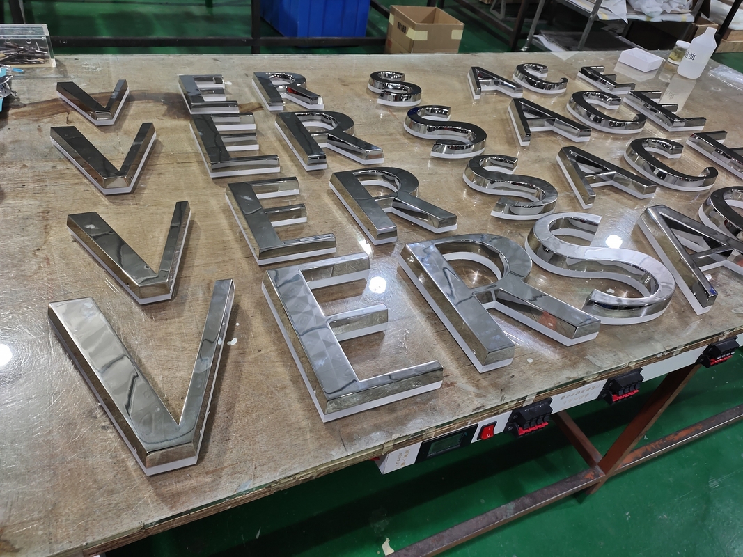 Custom LED Edge Lit Acrylic Sign Board Elegant Style Mirror Polished